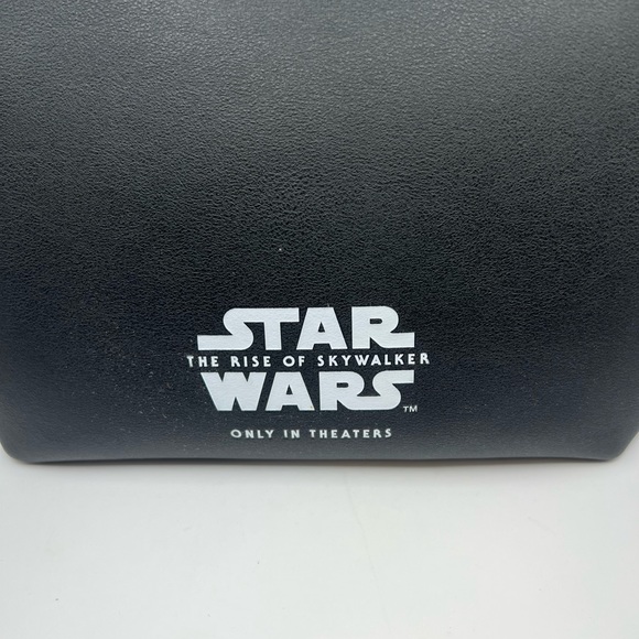Star Wars x United Airlines Collaboration Pouch With Dental Kit And Earplugs New - Picture 4 of 9
